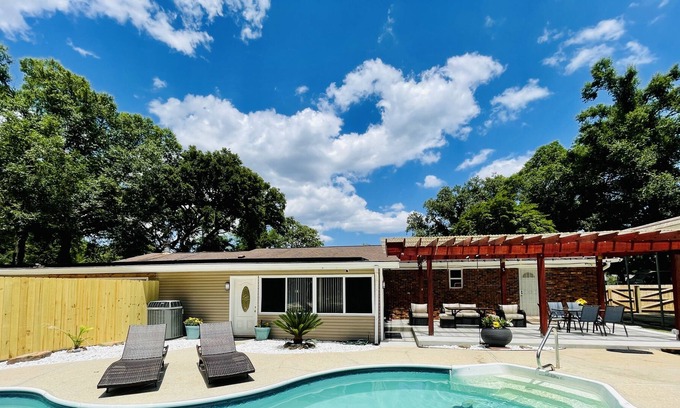 Bellview House | My Copacabana w/Tropical 🏝️Pool near Beach🏖️