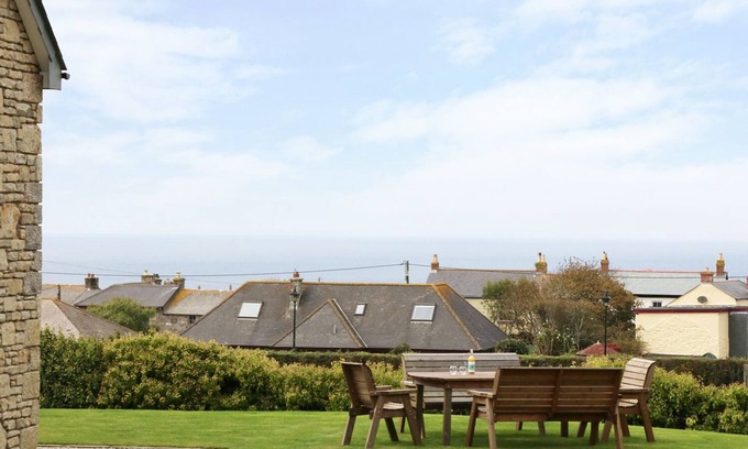 Chysauster Cottage | Myles View