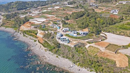 Namhae Villa | Namhae Bokkongii Seesru Ocean View Poolvilla