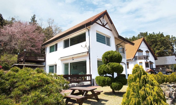 Namhae Hotel | Namhae German Village Beethoven Haus