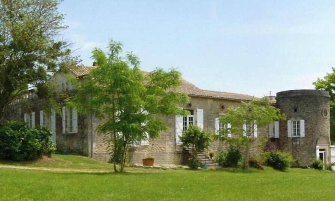 Lamothe-Landerron Apartment | nAncien Haras de la Tour Chambre Le Parc