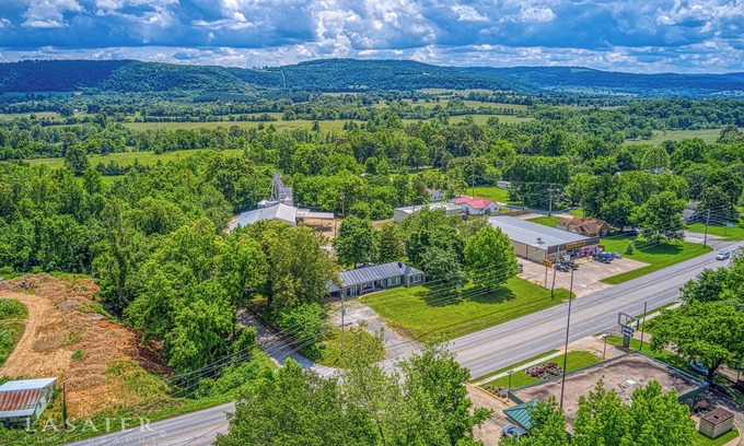 Marshall House | Nanny's Place - Spacious 3BR/2 Bath in Marshall