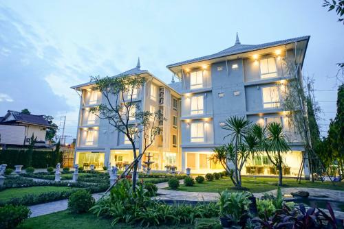 Chang Khlan Hotel | Nantra Chiangmai Riverfront Hotel