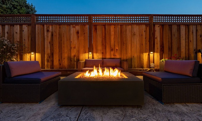 Half Moon Bay Bed & Breakfast | Nantucket Whale Inn