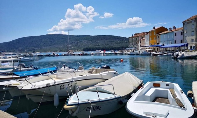 Cres Apartment | Naomi's Sunshine