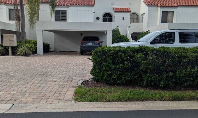 Naples Park Condo | Naples Florida! Vanderbilt Beach! Perfect Relaxing Sunny Getaway Spot!