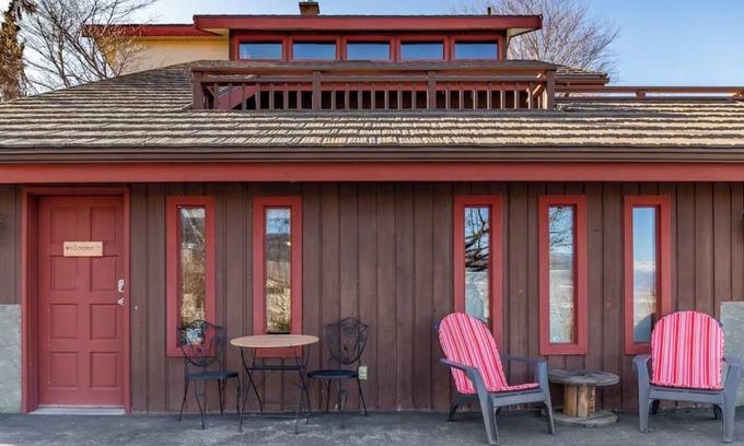 Okanagan-Similkameen House | Naramata Bench Gateway