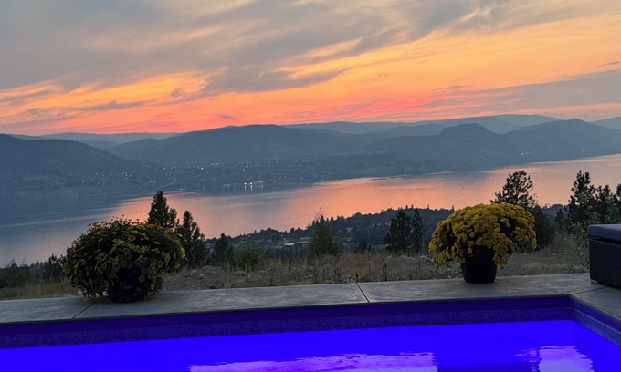 Okanagan-Similkameen Apartment | Naramata Dreaming: Wine Country Deck Suite w/Heated Pool & Trail Access