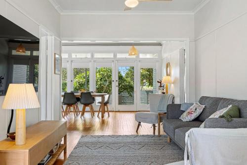 Narooma House | Narooma Lighthouse Cottage - 74 Princes Highway Narooma