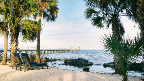 Titusville House | Nasa waterfront Dolphin Suite