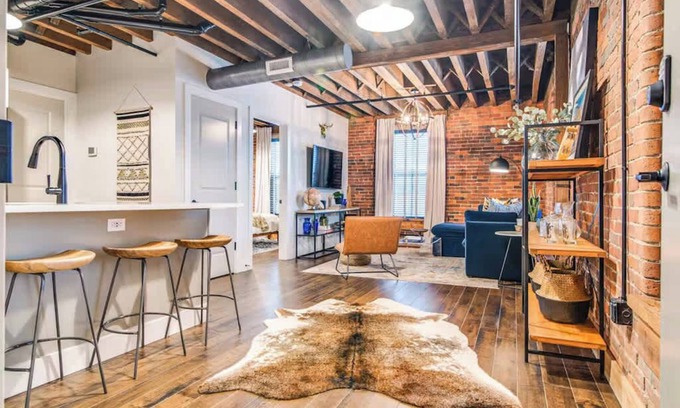 Nashville Apartment | Nashville Luxury Escape | Pool & Prime Location