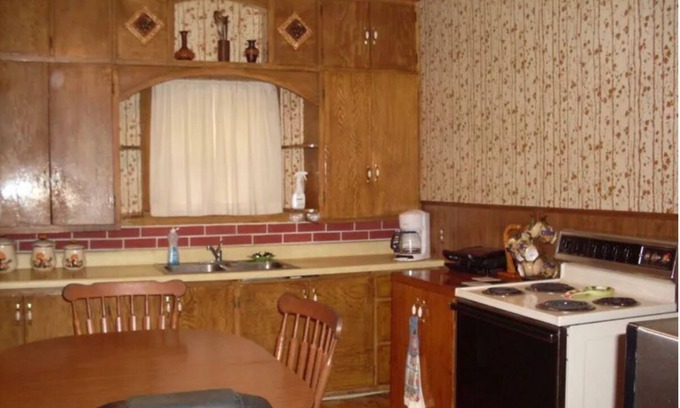 Altus House | Nations Premier Solar Eclipse site, beautiful rustic house set on 1.4 acres !