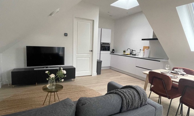 Centrum Apartment | Natural 1 Bedroom Apartment 54m2 -SS177N-