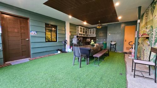 Dasmarinas House | Natural Haven with Netflix Kubo Videoke & Alfresco Dining