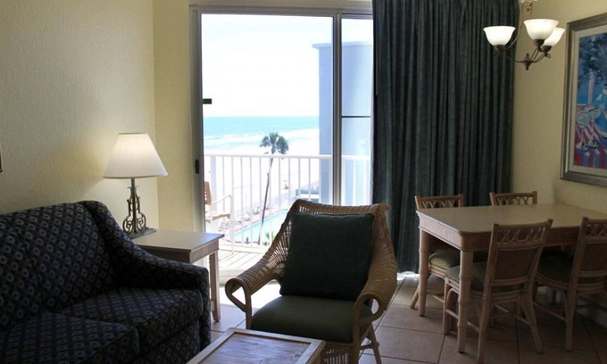 Bostroms Resort | Nature Escape! 4 Beautiful Units w/Kitchen, Beachfront, Surfing, Pool