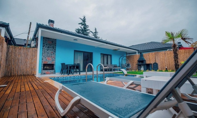 Yanik Ski Chalet | Naturel Stone Karma Premium