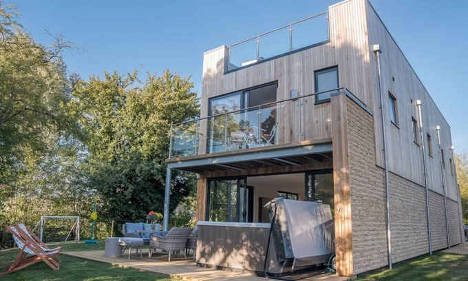Cirencester House | Natures Retreat - HM99 - HOT TUB - Lakeside Spa