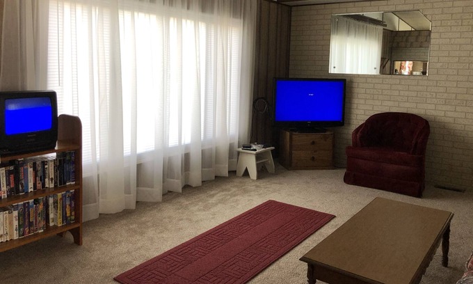 Naturita House | Naturita River Walk- Cute mobile home in the center of Naturita.