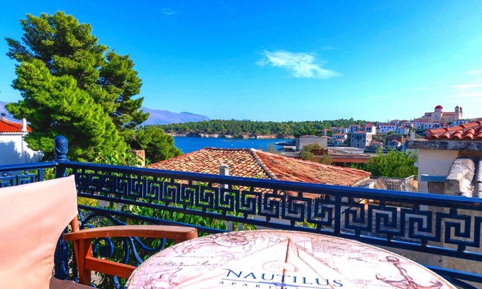 Galaxidi Apartment | Nautilus Luxury Suites