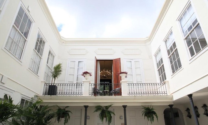 Historical Center Hotel | Nava Suites