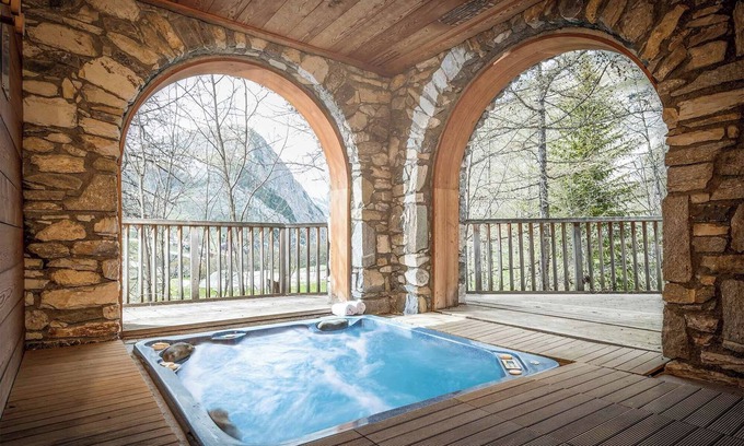 Le Cret Ski Chalet | Navette Privée ! Chalet Moderne + Salle de Cinéma