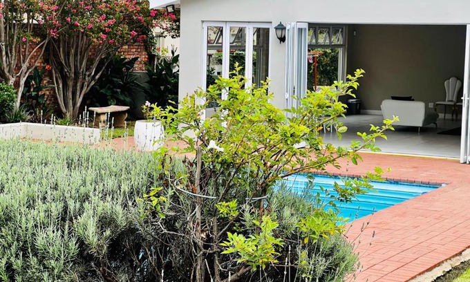 Komani Bed & Breakfast | Ndaba Golf Lodge & Hello Beautiful Day Spa