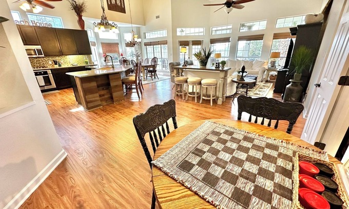 Sandestin Villa | Near Beach 3BR 3.5BA with Loft Sleeps 10 2 Golf Carts