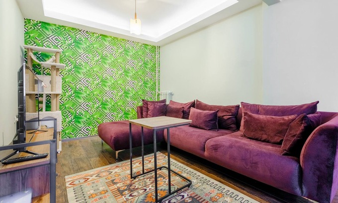 Besiktas Apartment | Near Ciragan Palace: 2-Min Walk