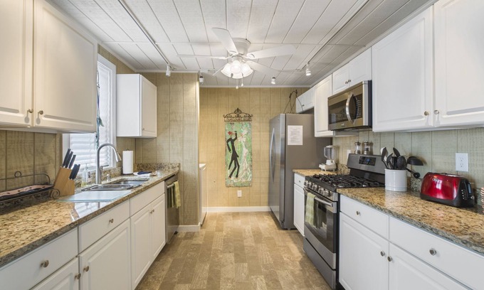 Pendleton Apartment | Near Clemson! Lofted Apartment, within walking distance of Historic Pendleton