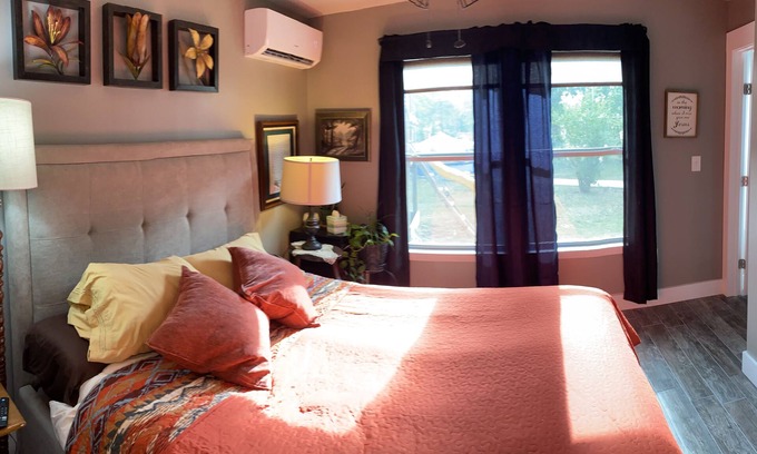 Jefferson Apartment | Near Downtown - Private 1 Bedroom Full Living and Kitchen Space