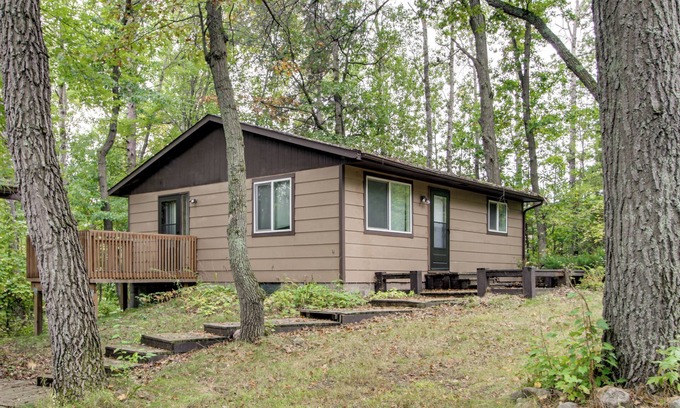 Cushing House | Near Lakes: Updated Family Home w/Deck in Cushing