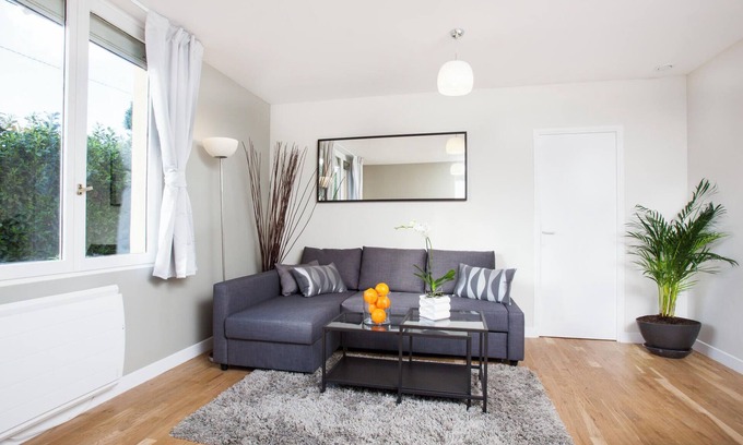 Villejuif House | Near Paris - 9bed - 5bath - parking