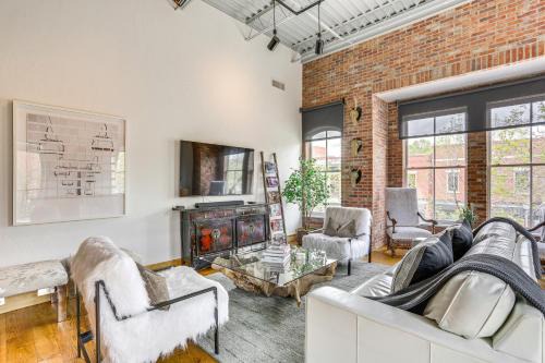 Eagle House | Near Trail Dtwn Eagle Ranch Condo with Balcony