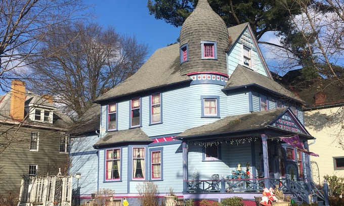 Aspinwall House | Near US Open Oakmont Country Club Free Transport Charming Victorian Guest House