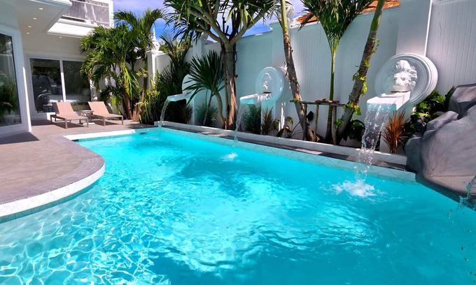 South Pattaya Villa | NEBULAND Luxury Pool Villa Pattaya Walking Street 7 Bedrooms
