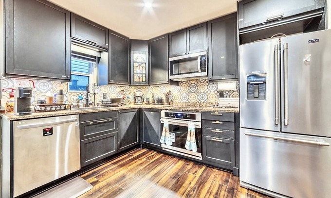 Knight Hotel | Neocolonial Nouveau Kensington Vacation Home