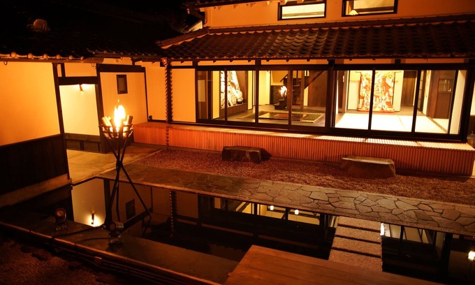 Yoshino Villa | NEOLD Private House Ancient house with a hearth surrounded by the rich nature of Yoshino