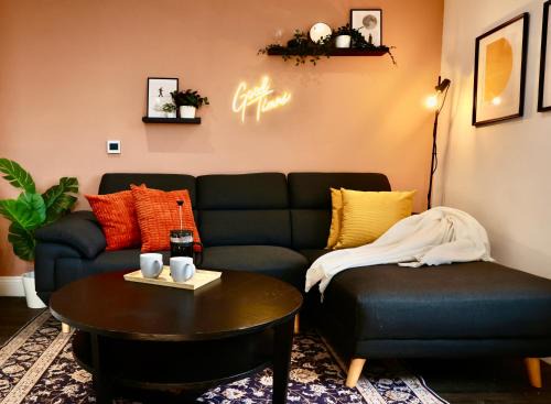 Brighton City Centre Apartment | Neon on the Lanes
