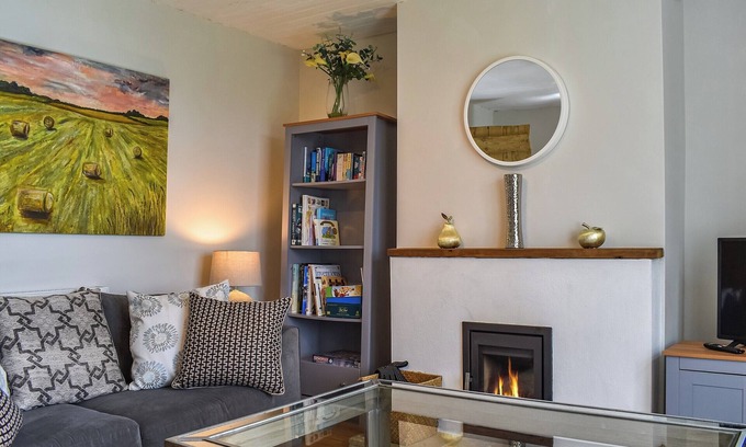 Cattistock Cottage | Nestled amidst the tranquil countryside, this charming holiday cottage offers breath taking rural vi