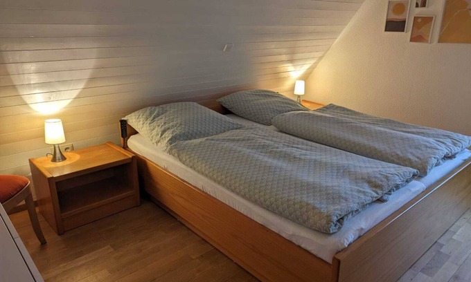 Bad Berleburg Apartment | Neu Renovierte 90qm Ferienwohnung im Dachgeschoss