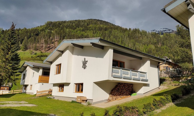 Grosskirchheim House | Neu Renoviertes Ferienhaus Ahornli im Mölltal