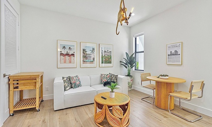 Southwest Cottage | NEW 1BR/1.5BA Designer’s Palm Beach 2-Story Cottage