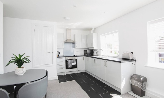 Didcot Apartment | NEW 2BD Pontact Flat in the Heart of Didcot