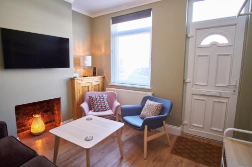Loughborough House | NEW 2BD Victorian Terraced House Loughborough