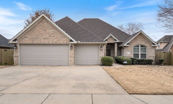 Rogers House | New! 4-Bedroom Home Near Pinnacle Hills Mall, AMP, & Trailhead! Great Location!