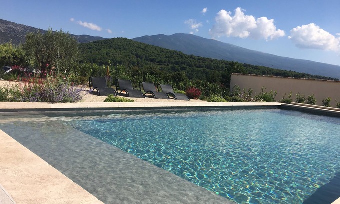 Crillon-le-Brave House | New air-conditioned loft style house with heated pool