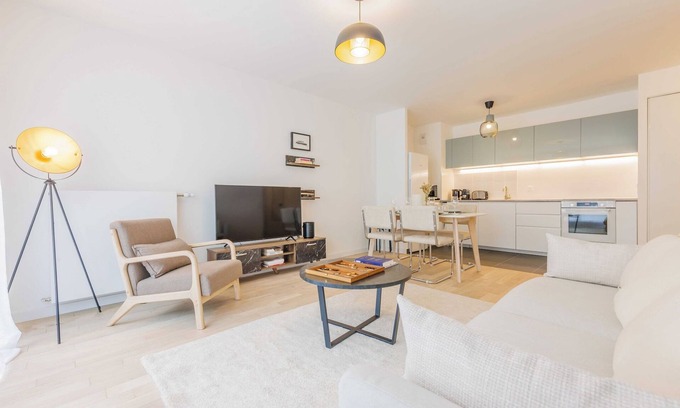 Les Puces de Saint-Ouen Apartment | New apartment - 2BR/5P - Puces de Saint-Ouen