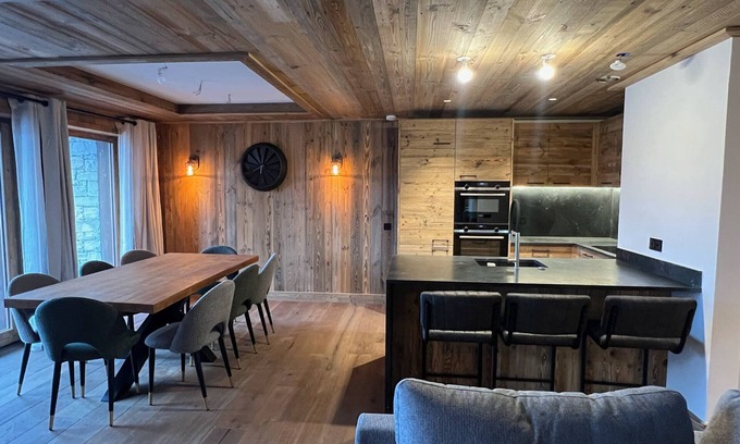 Le Cret Apartment | New apartment 7 ppl, 3 bedrooms with balcony and parking in Val-d'Isère