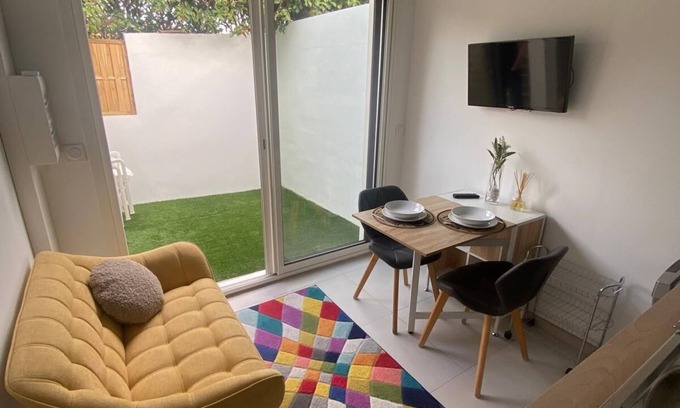 Valergues Apartment | New apartment T2+mezzanine with pool access