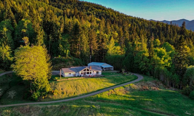 Port Angeles House | NEW "Aurora Haven": World Top VIEW 10 Acer Privacy
